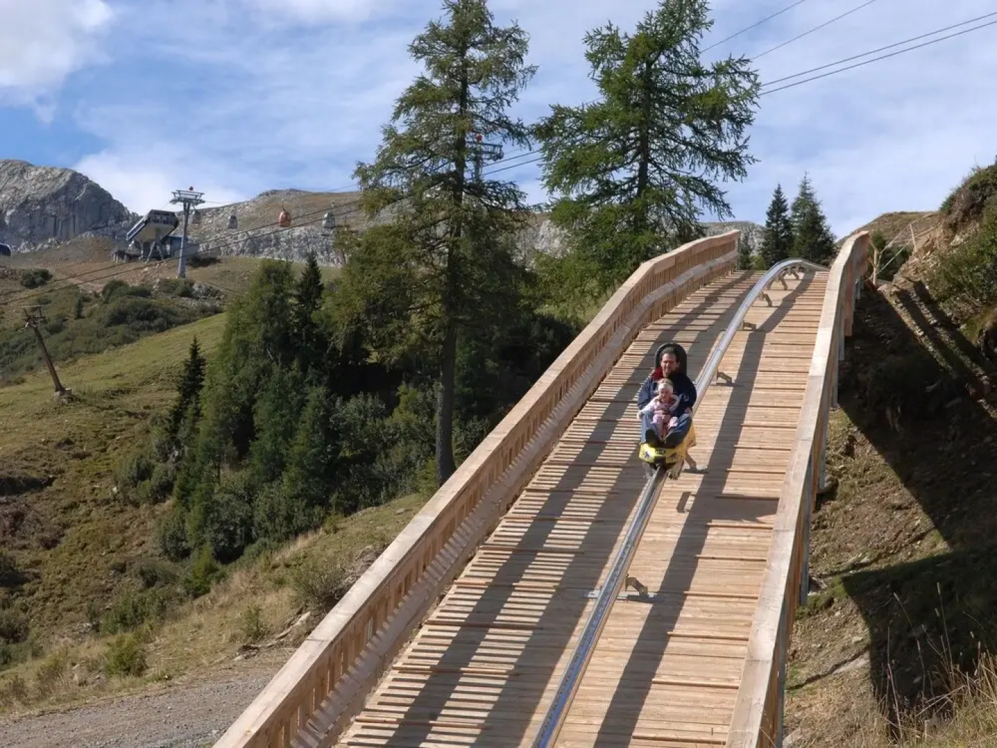 Beautiful Family Apartment With Swimming Pool, Conservatory and Balcony