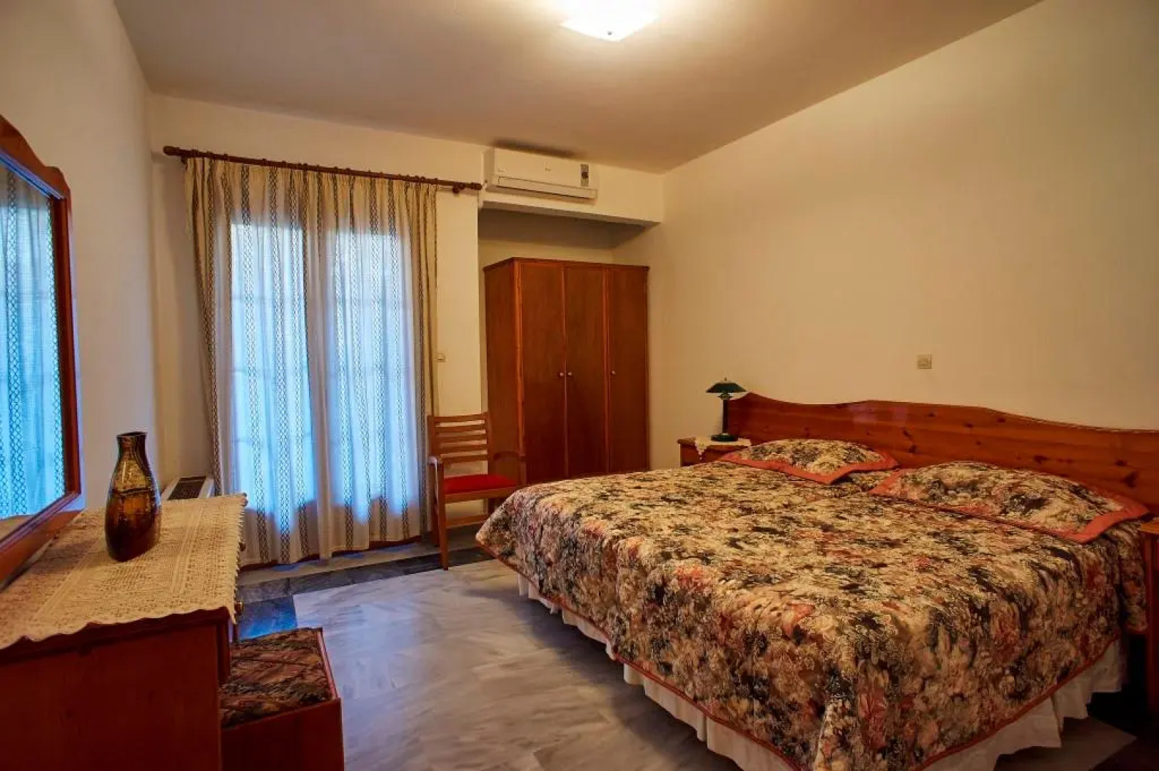 Christinantzela Apartments