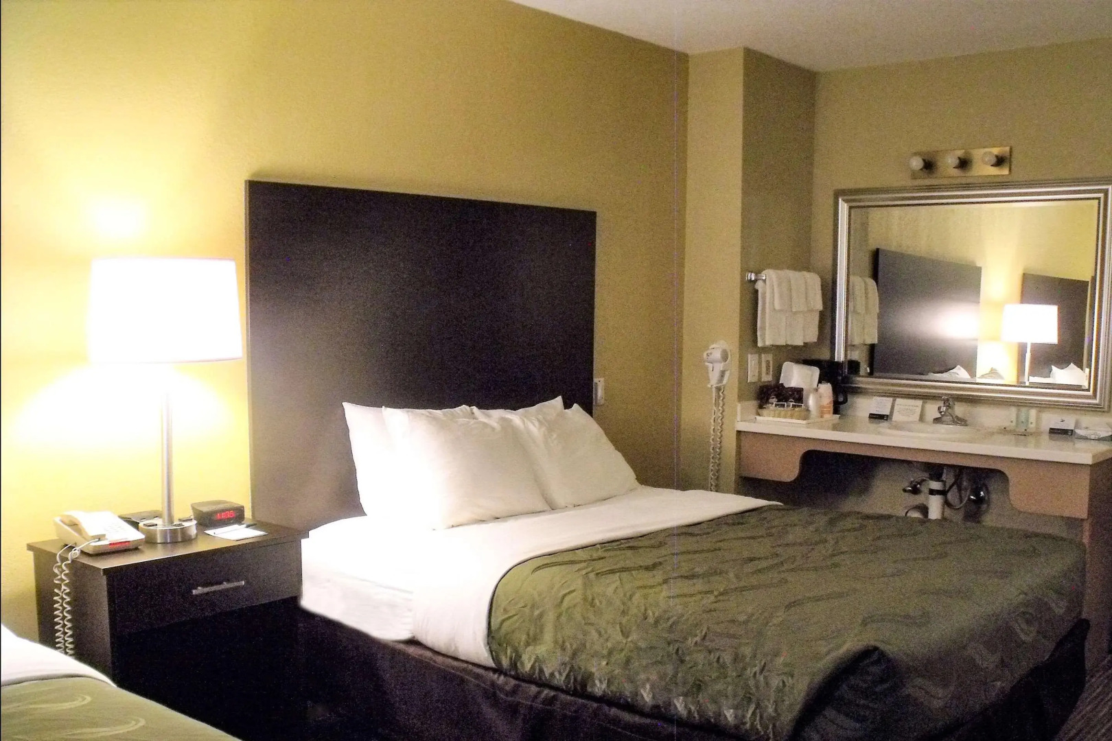 Clarion Pointe Winslow I-40