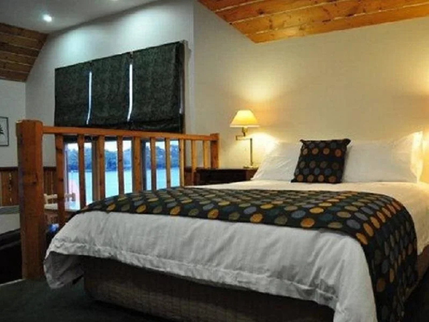 Bushmans Cafe and Accommodation