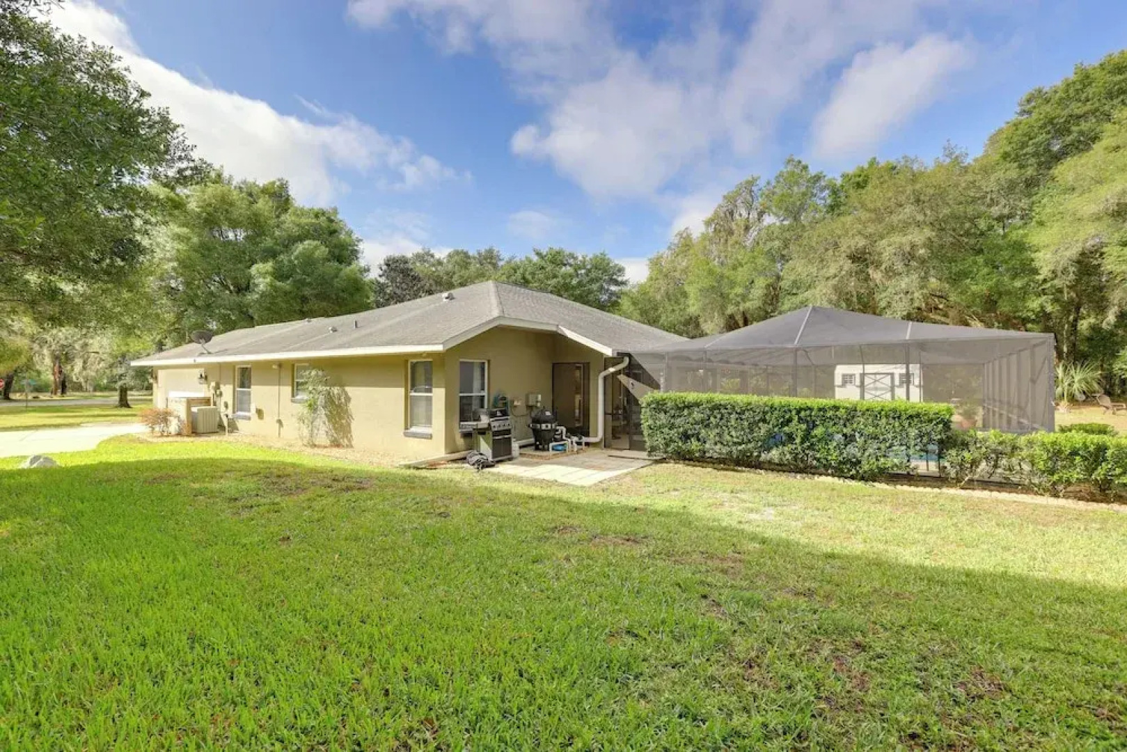 8 Mi to Rainbow Springs: Dunnellon Area Home!