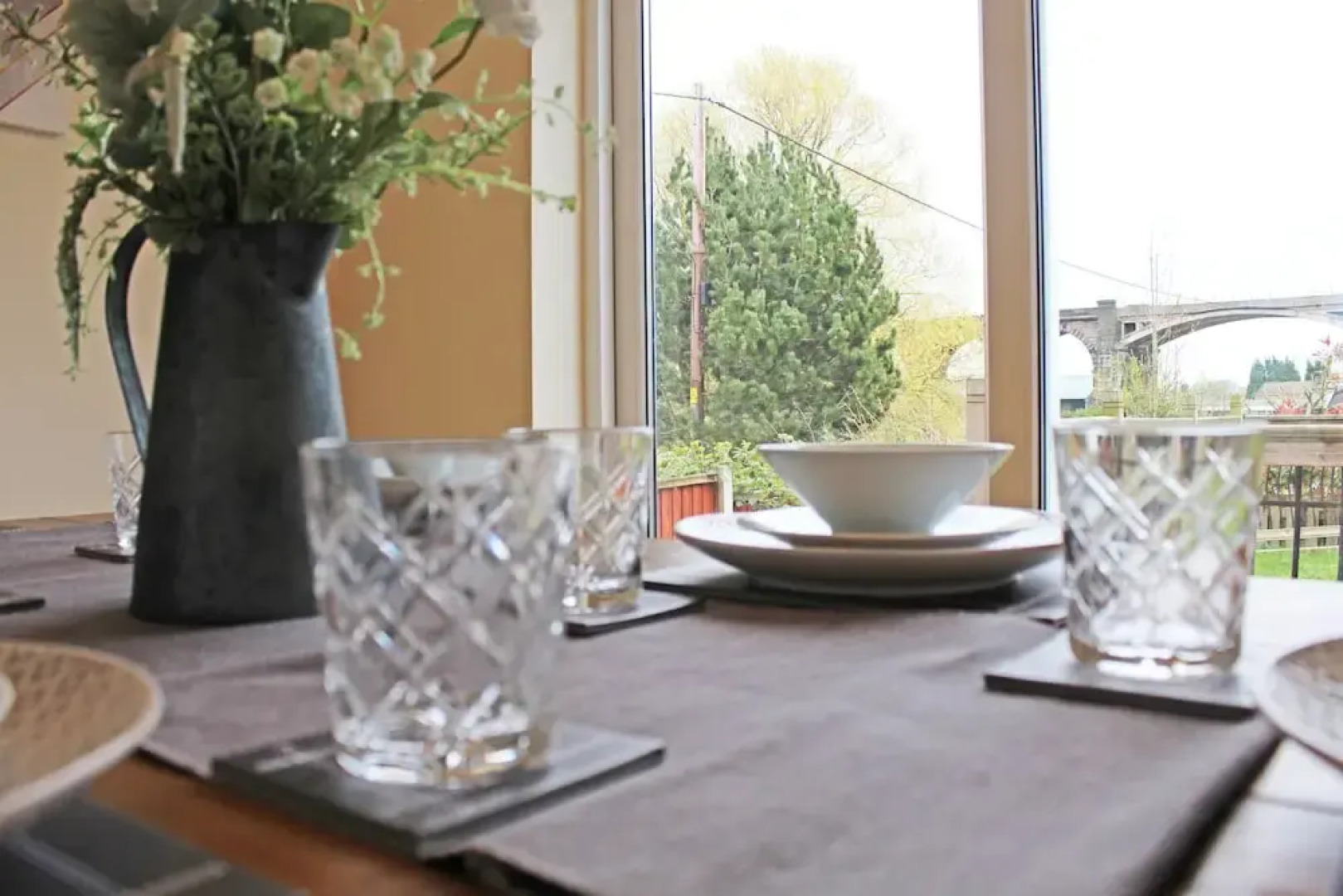 3 Bedroom Holiday Home With River Views