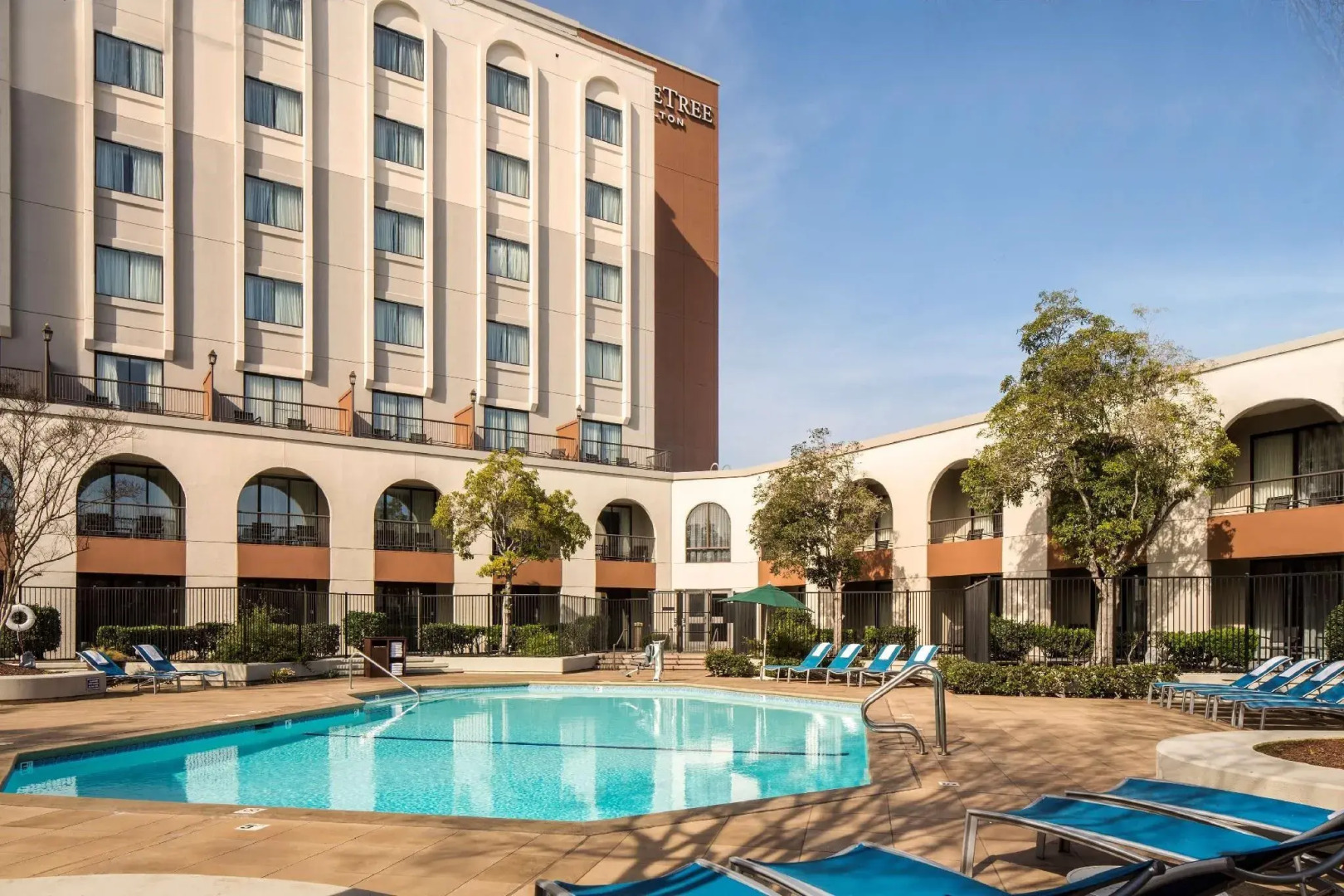 Doubletree by Hilton Newark - Fremont