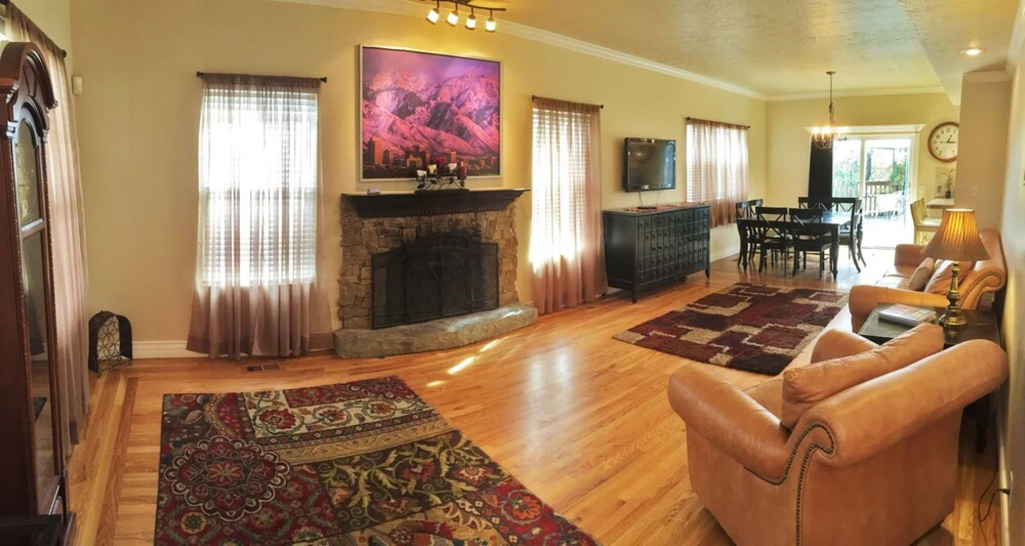 Huge 5-BR Home Just South of the City