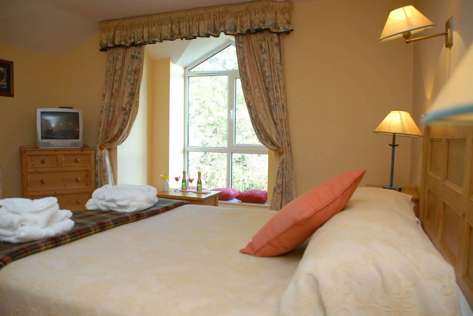 Dingle Benners Hotel