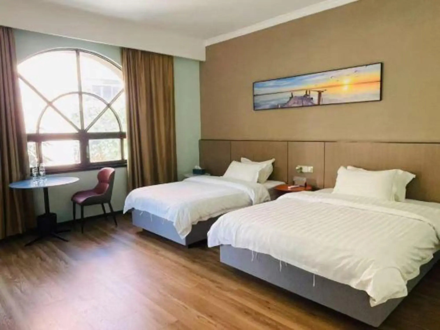 Changhong  Business Hotel