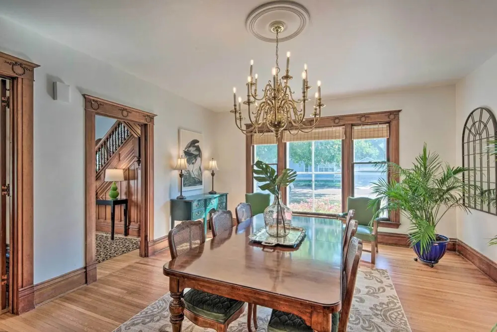 Dtwn Stunning Spirit Lake Escape - Walk to Shore!