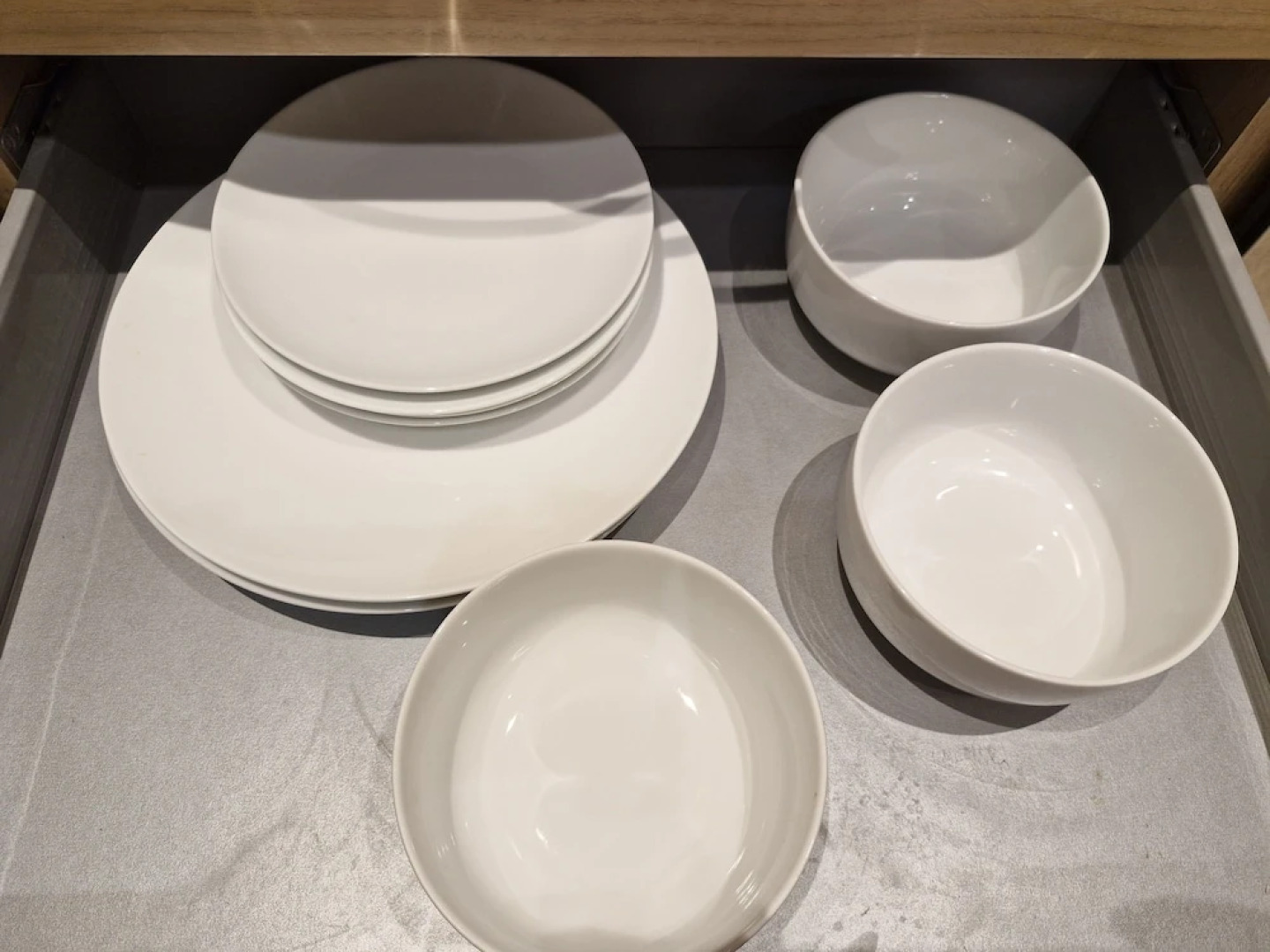 Impeccable 1-bed Apartment in Purfleet