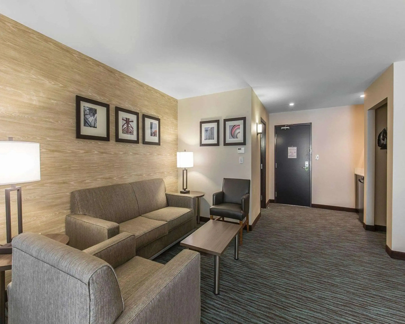 Comfort Inn & Suites Airport North