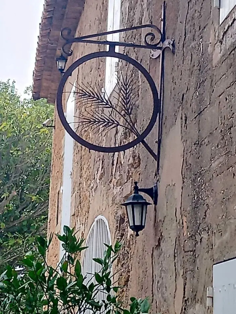 Le Mas Des Flaneraies