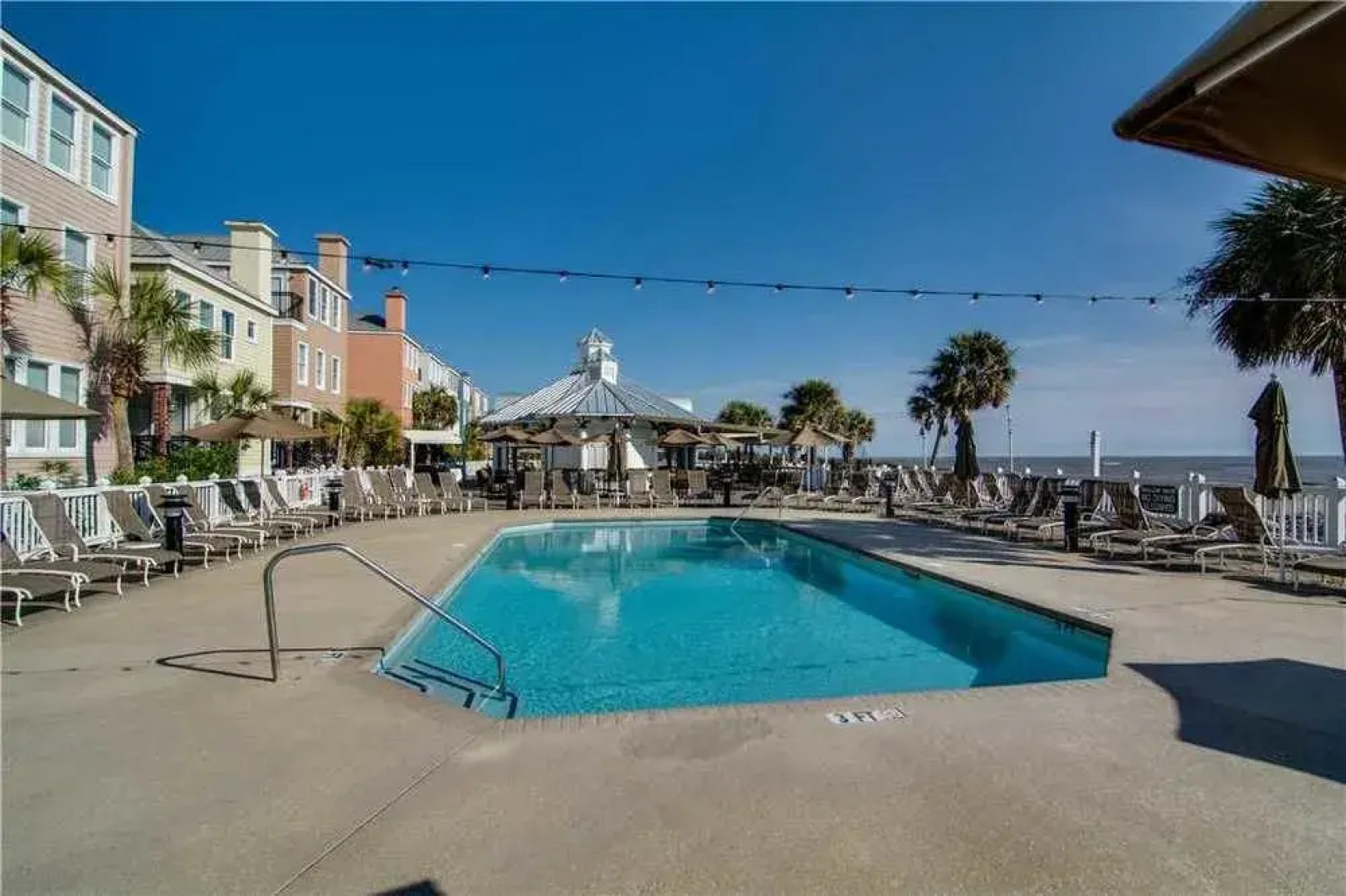 Grand Pavilion Seaside 83 by RedAwning