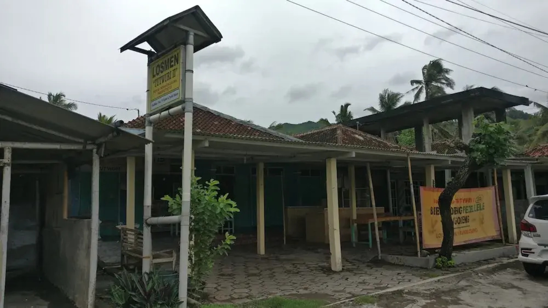 Losmen Tut Wuri 2 by ZUZU