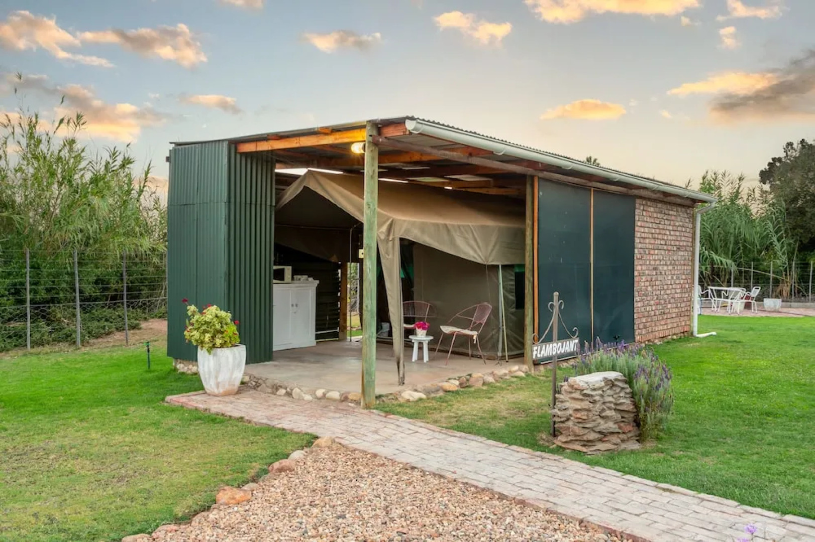 Schoemanshoek Glamping & Self Catering