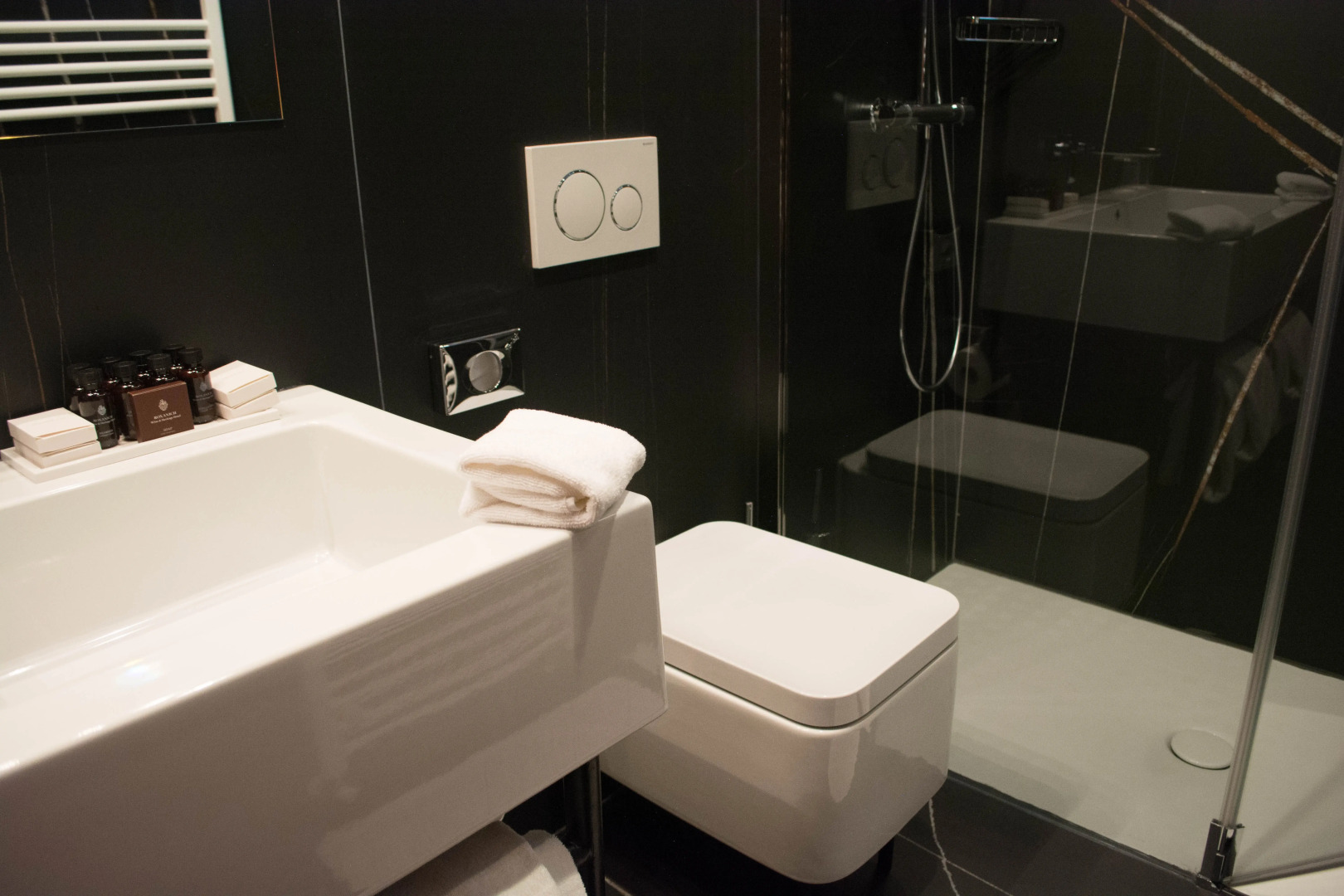 Winery & Design hotel ROXANICH