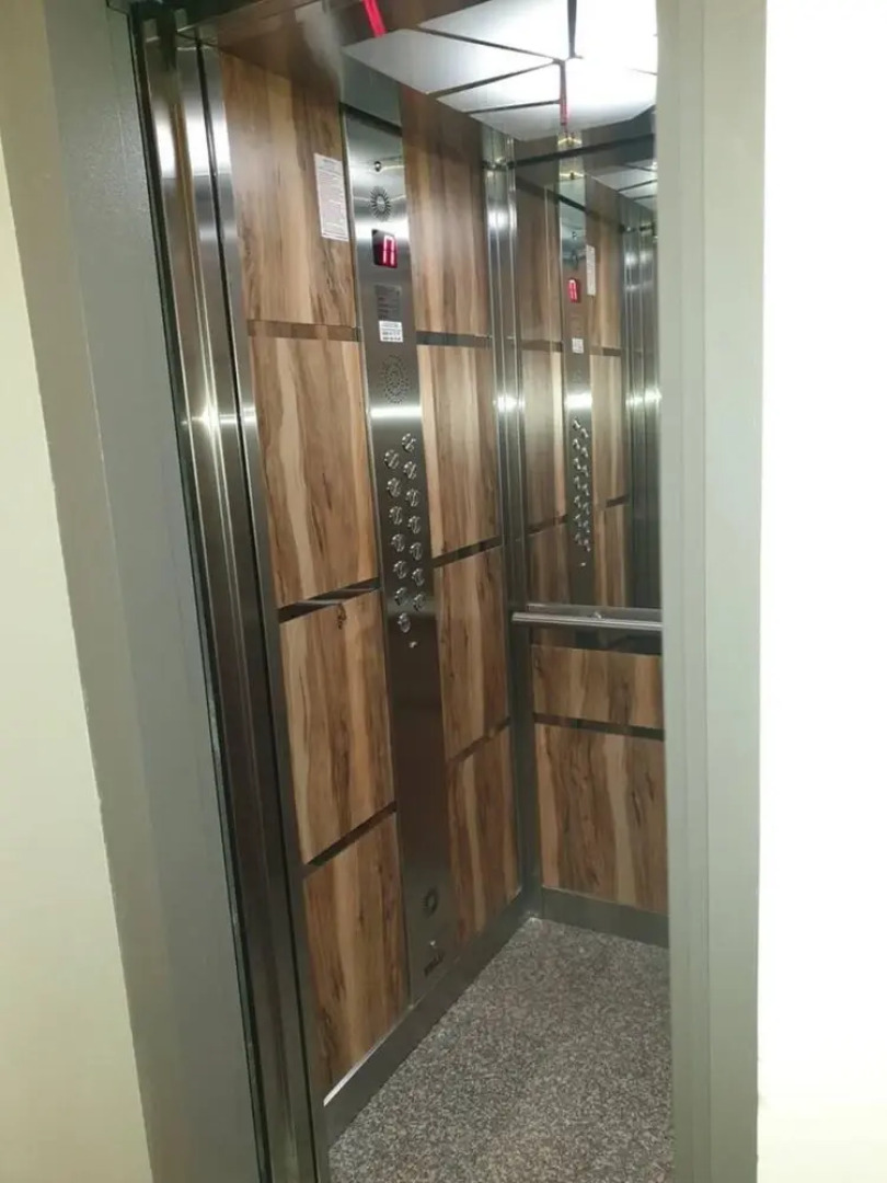 2-bed - Sleeps 4 - With Parking