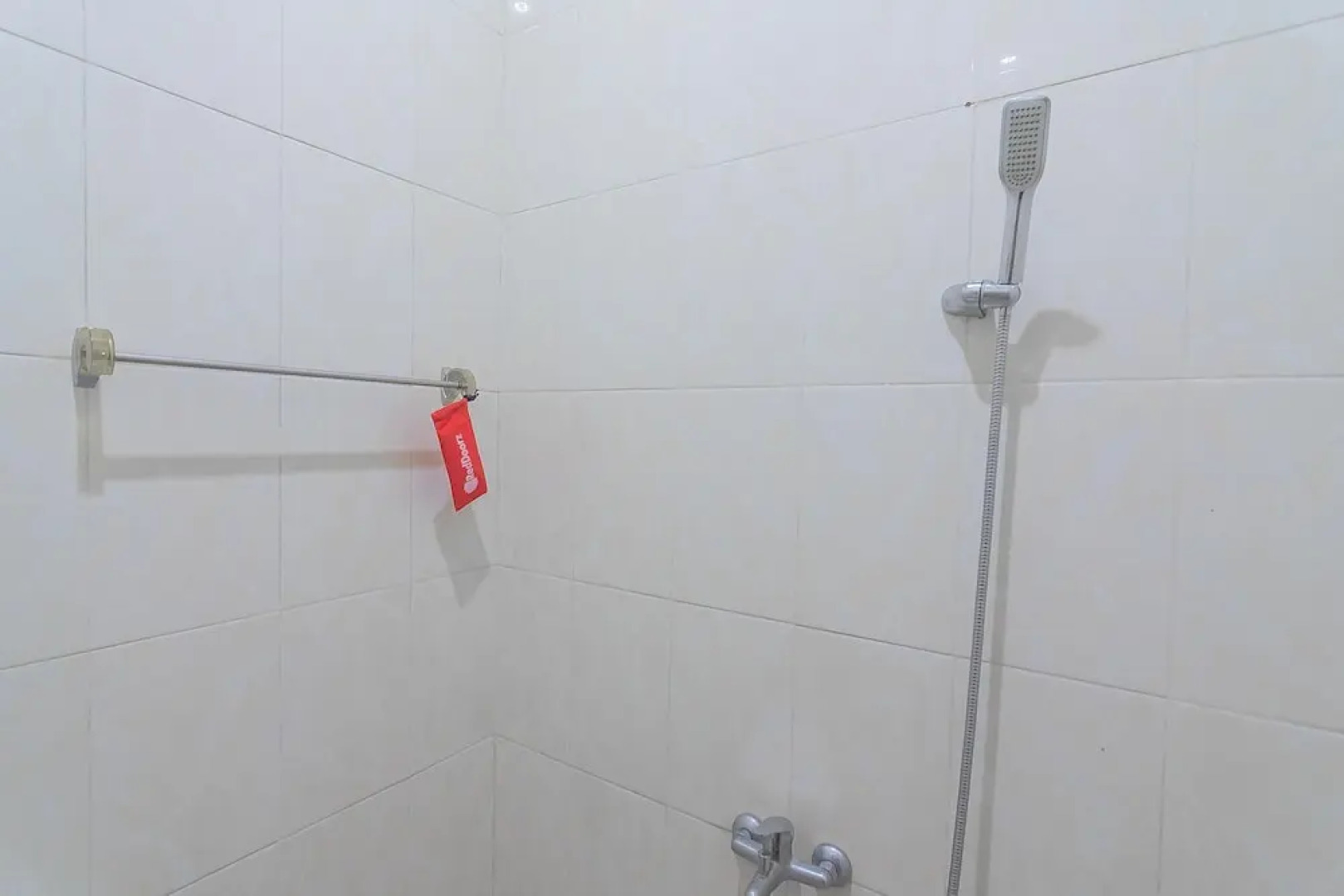 RedDoorz Resort Syariah @ Batu Apung Purwakarta