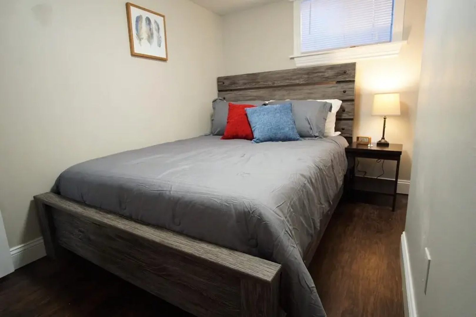 Charming Bungalow Next to UNC-FREE Cruiser Bikes!