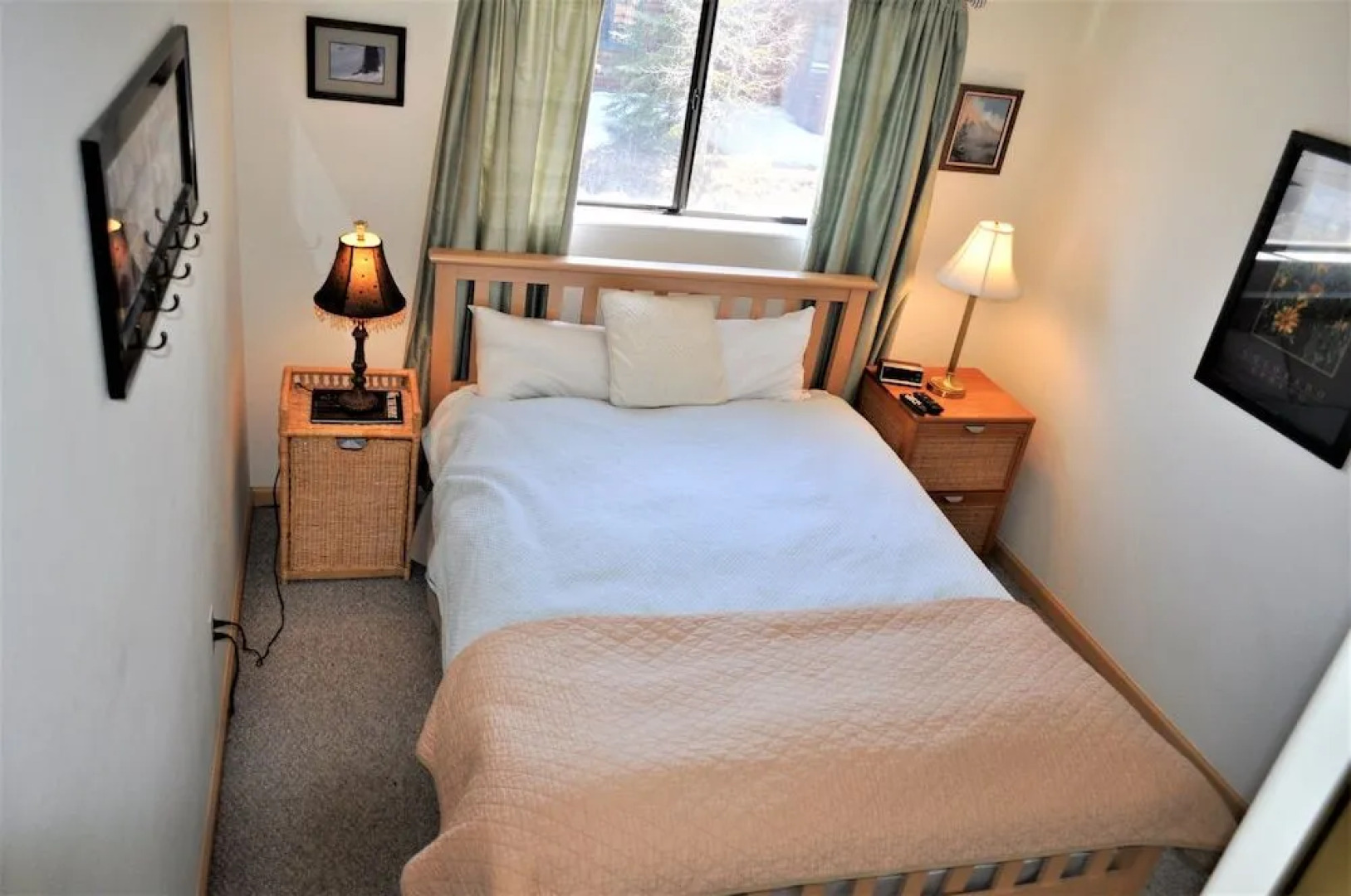 Timber 2 bed 2 bath 2 Br condo by RedAwning