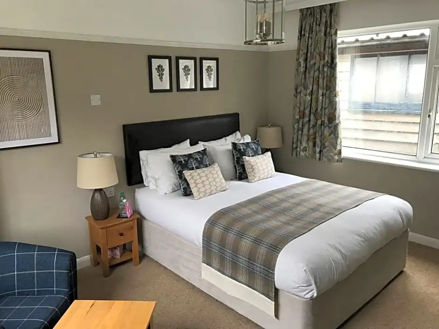 Oak Tree Lodge & Holiday Parking