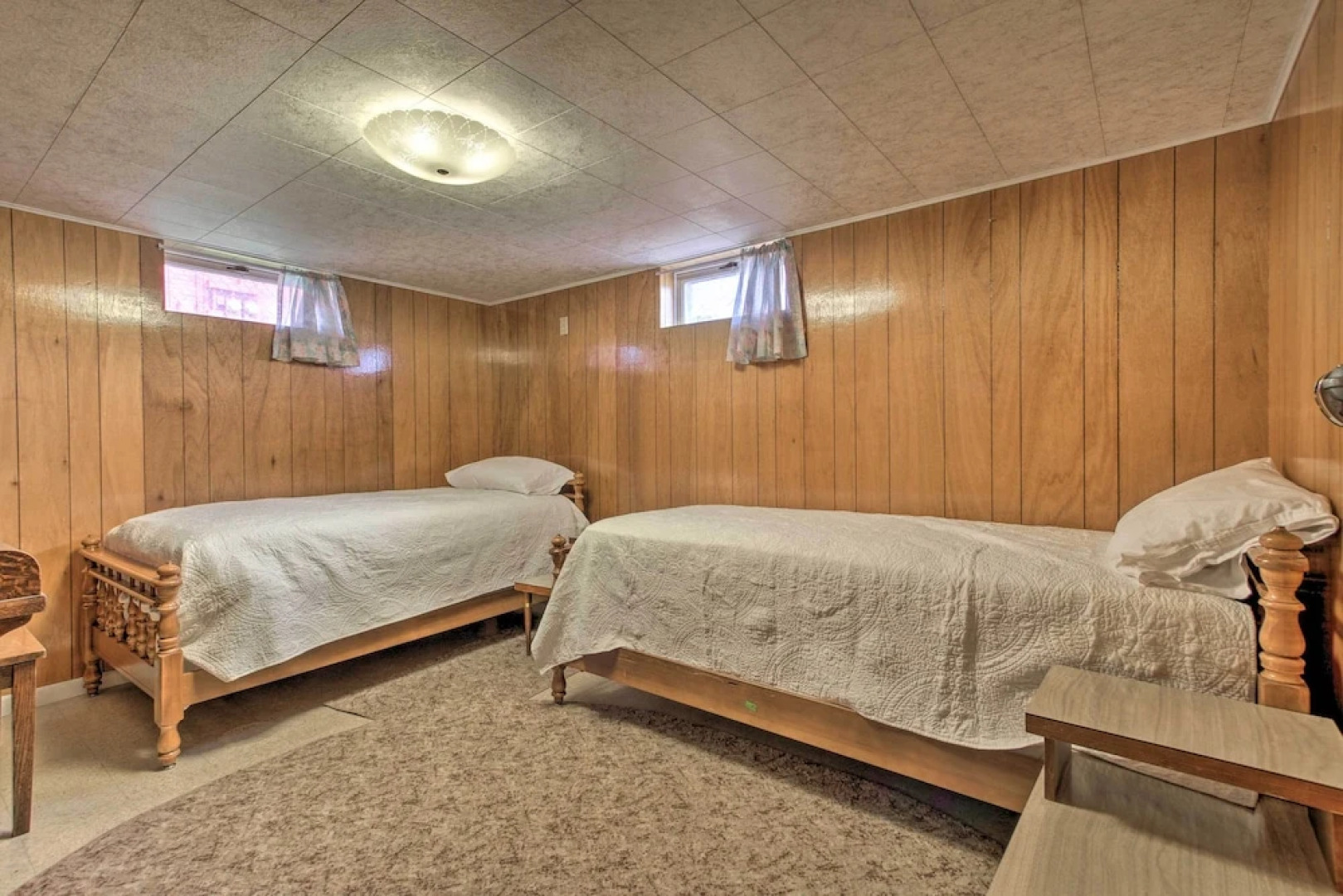 Nostalgic & Retro Anaconda Home, Walk to Town