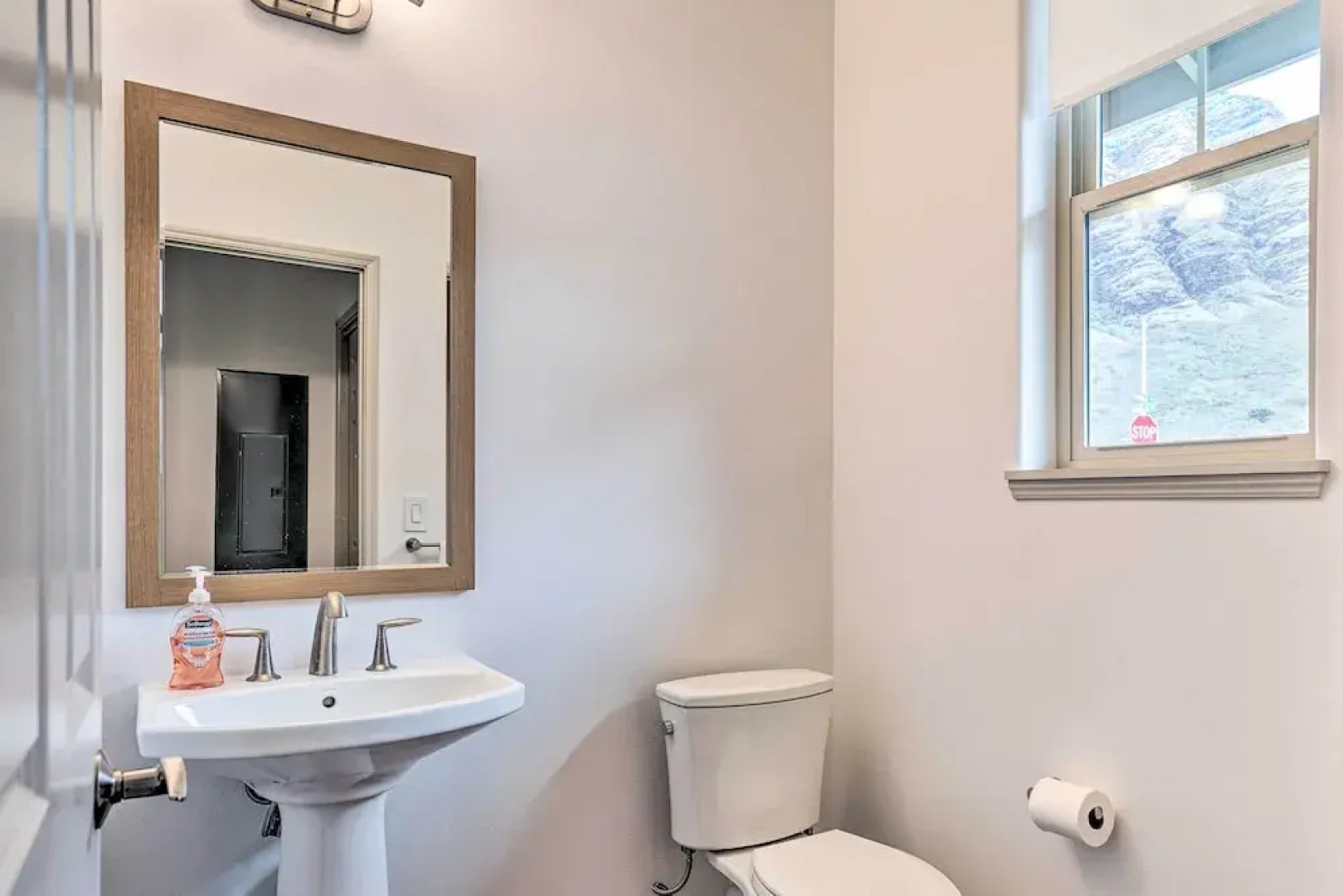 Modern Waianae Home w/ Mountain & Valley View