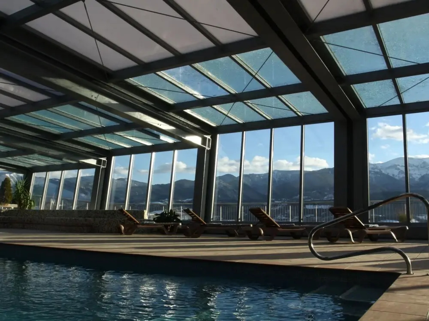 Scenic Bungalow With a Fireplace in the Middle of the Pyrenees