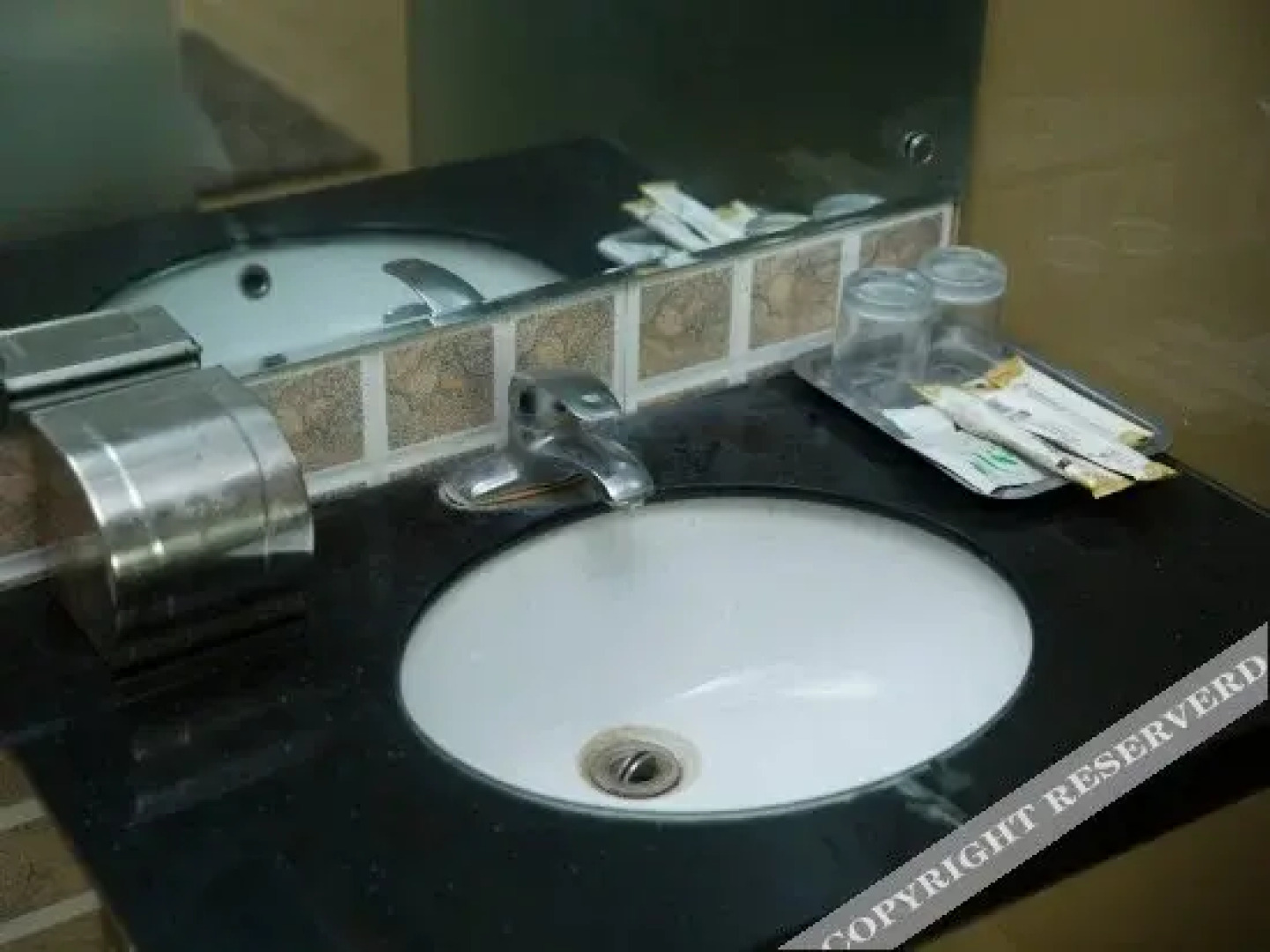 0537 Holiday Express Hotel