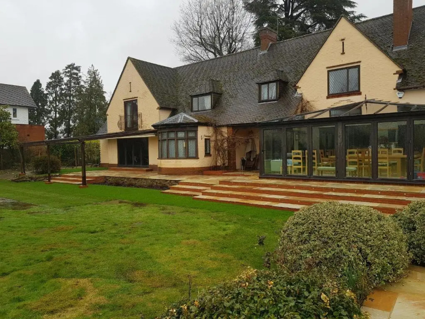 Remarkable 8 Bed Family House Sleeping 16 w/ Pool