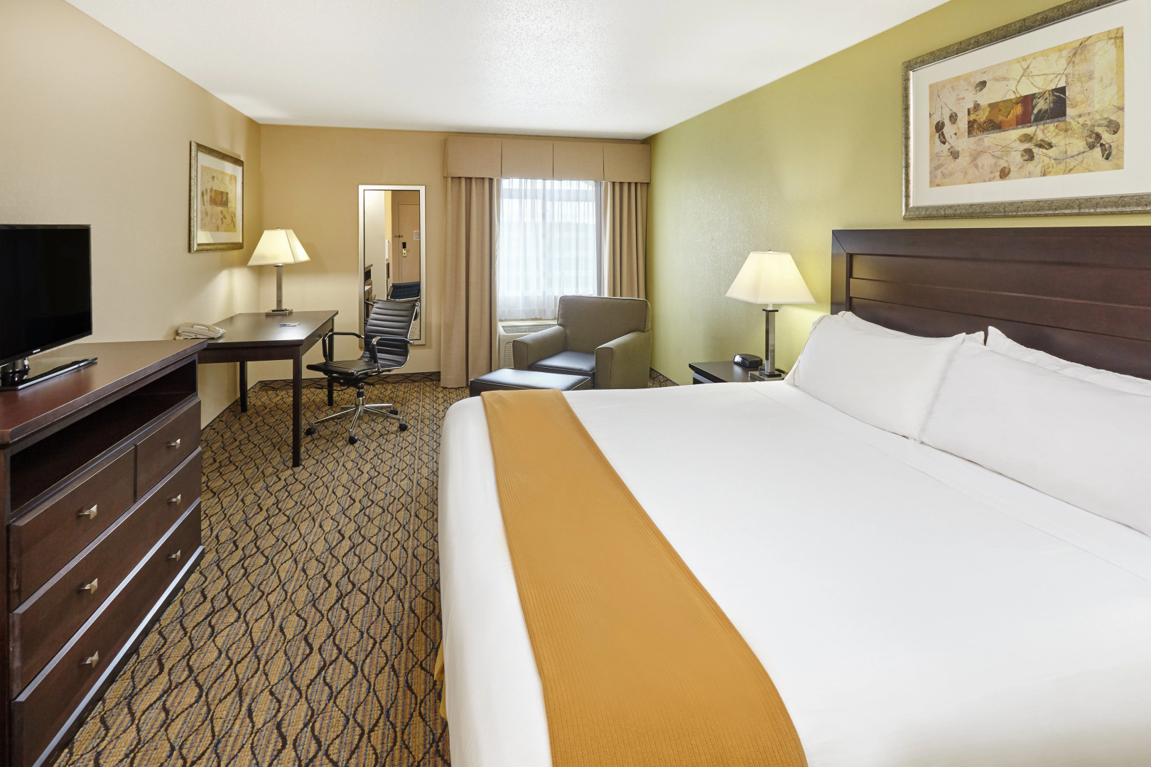 Holiday Inn Express & Suites Chicago-Libertyville by IHG