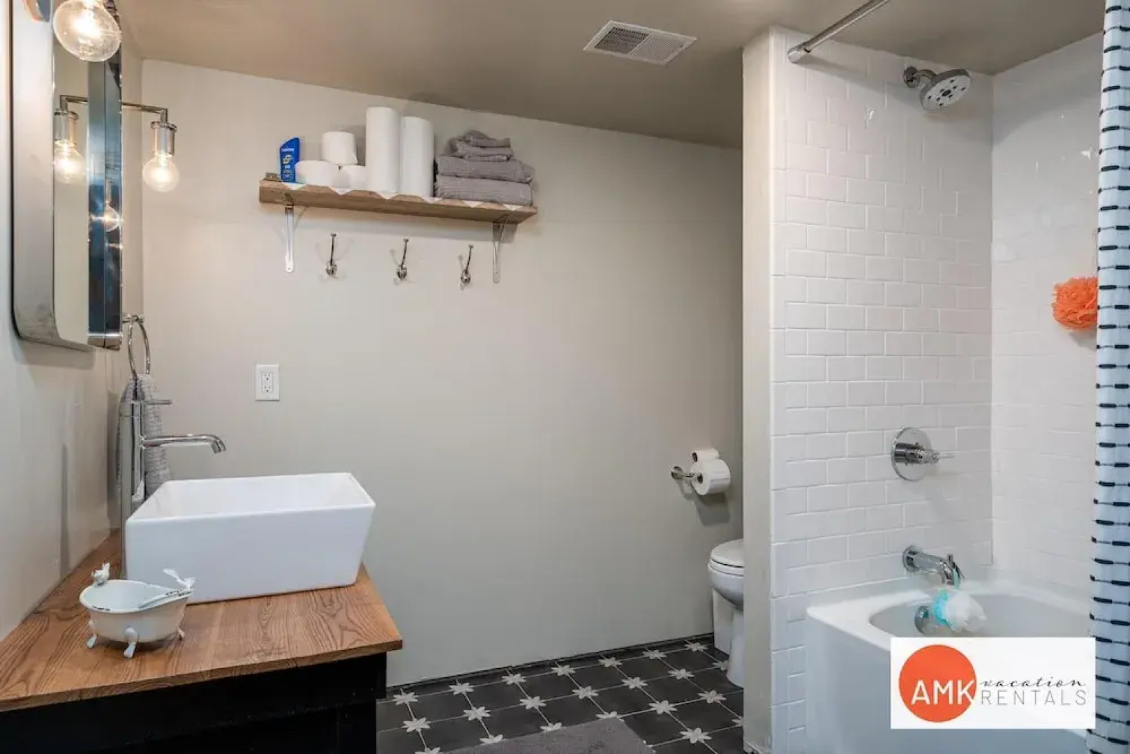 Beautiful Custom Lake House