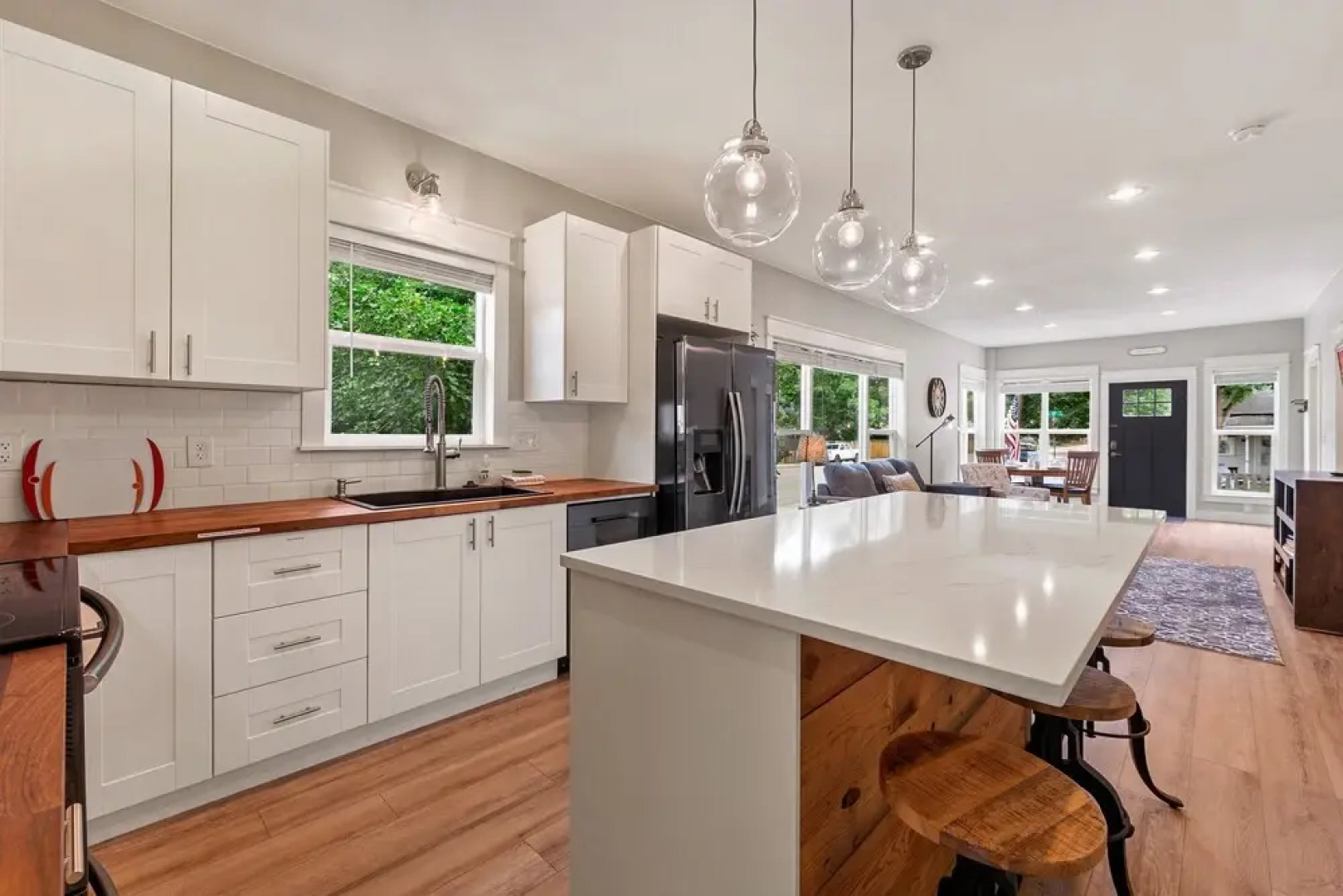 Cozy Chic Home In Downtown Loveland!