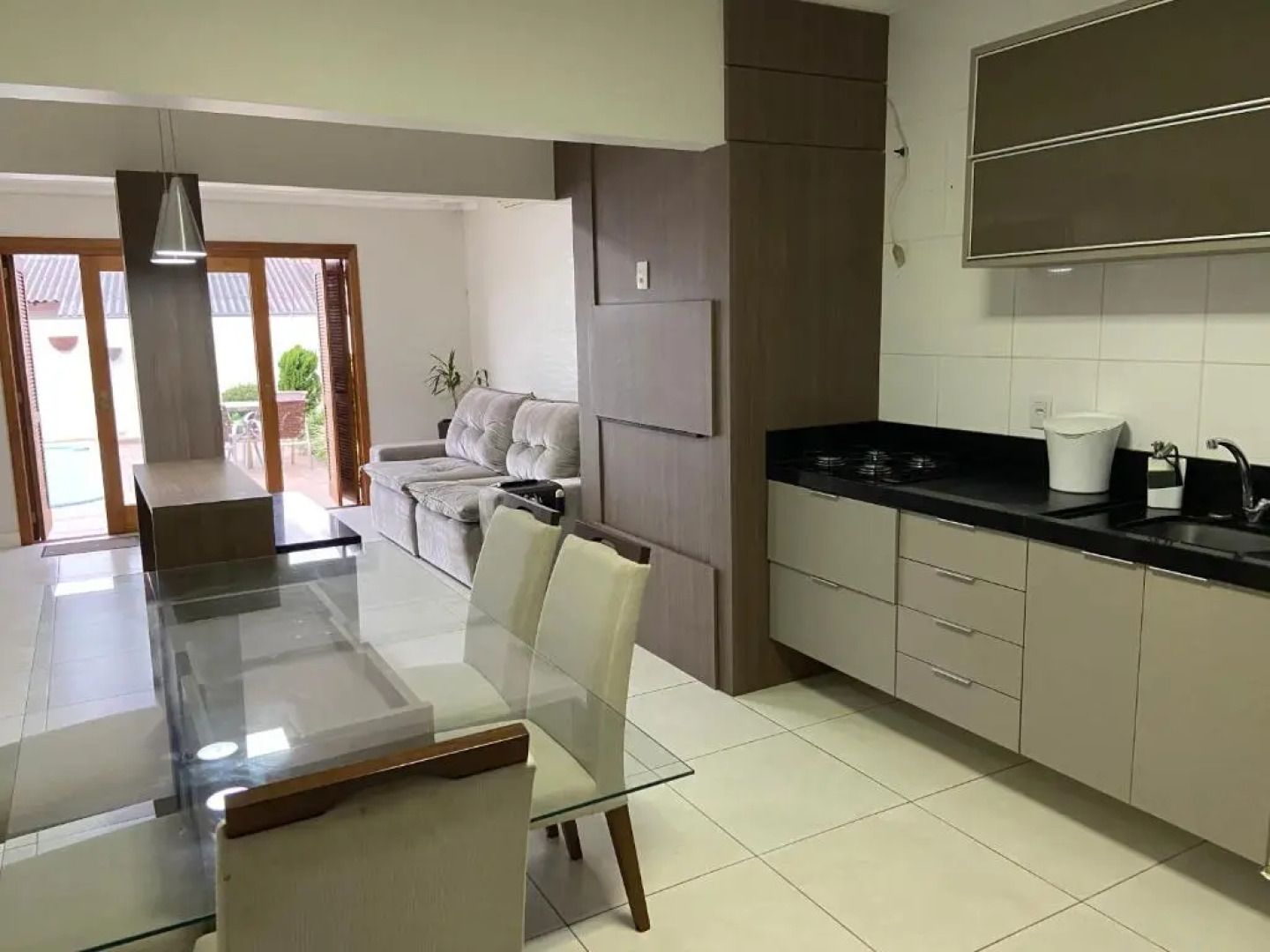 Sobrado Oktober com Piscina