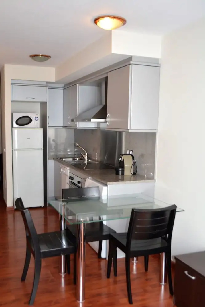 Peretol Apartments 1950M