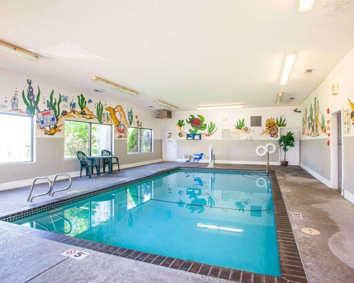 Clarion Pointe Bettendorf - Quad Cities