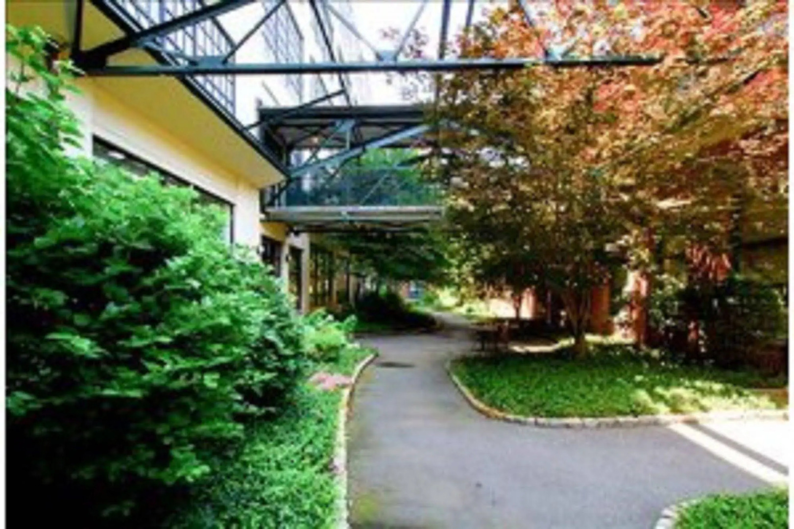 Global Luxury Suites at Kendall Square Lofts