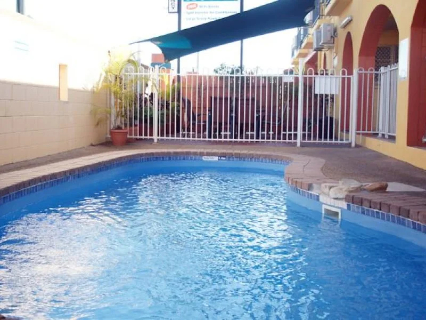 Cedar Lodge Motel Townsville