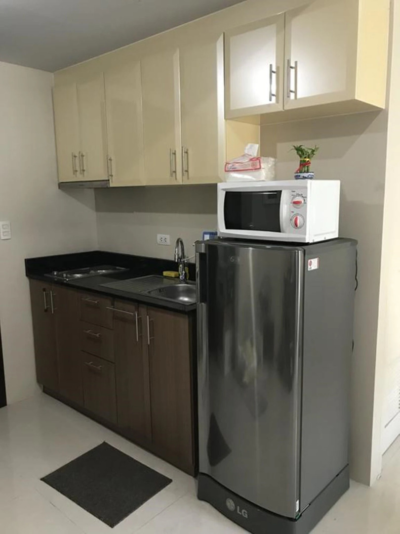 One Palm Tree Apartments