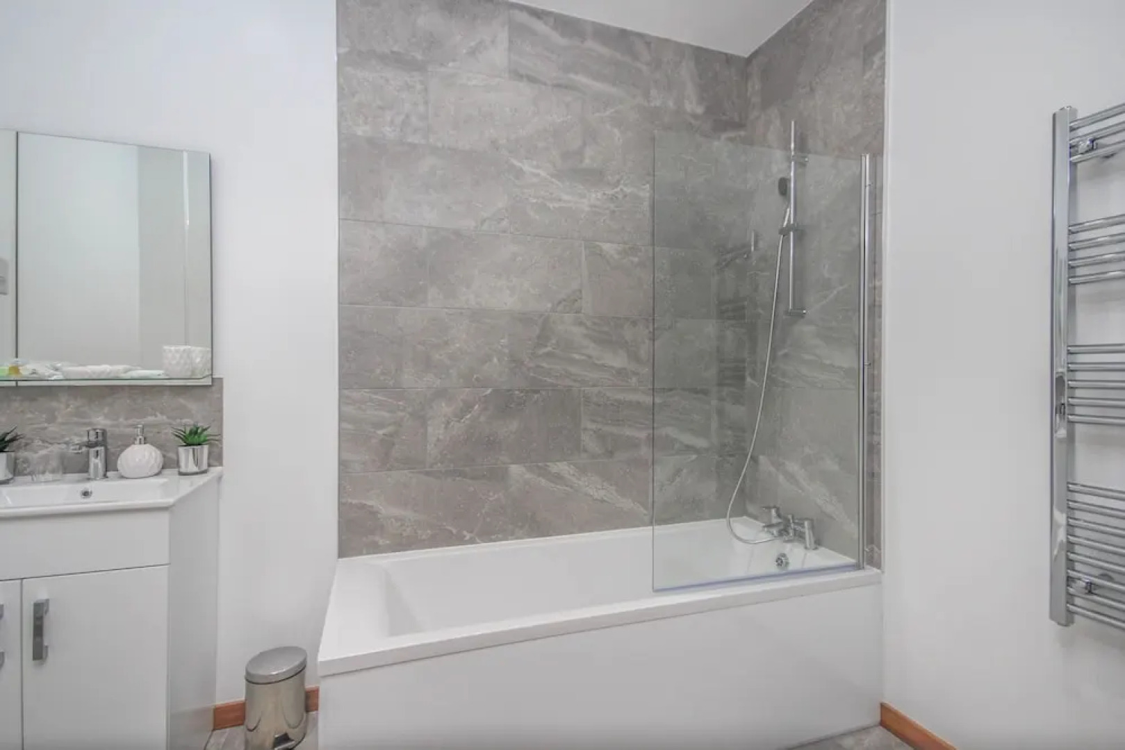 West Swindon Serviced Apartment