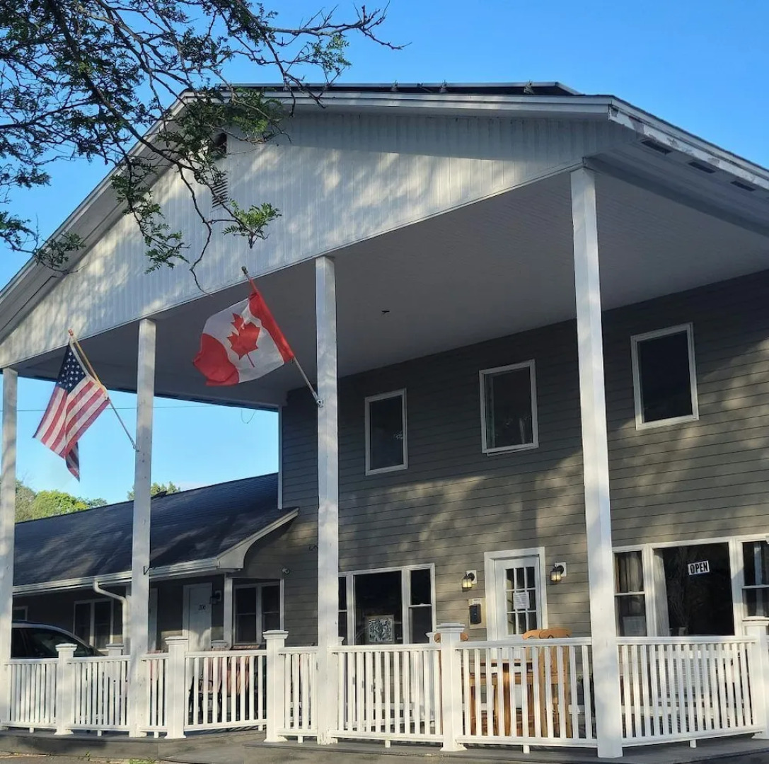 Capt.'s Inn & Suites