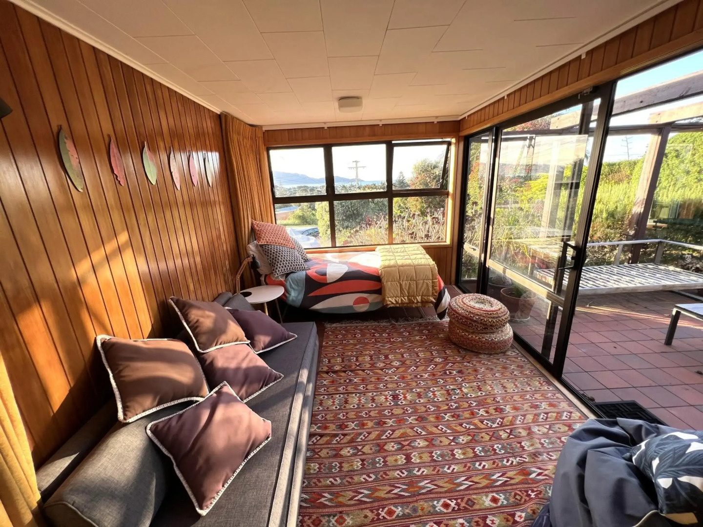 Tranquility Base - Waikanae Beach Holiday Home