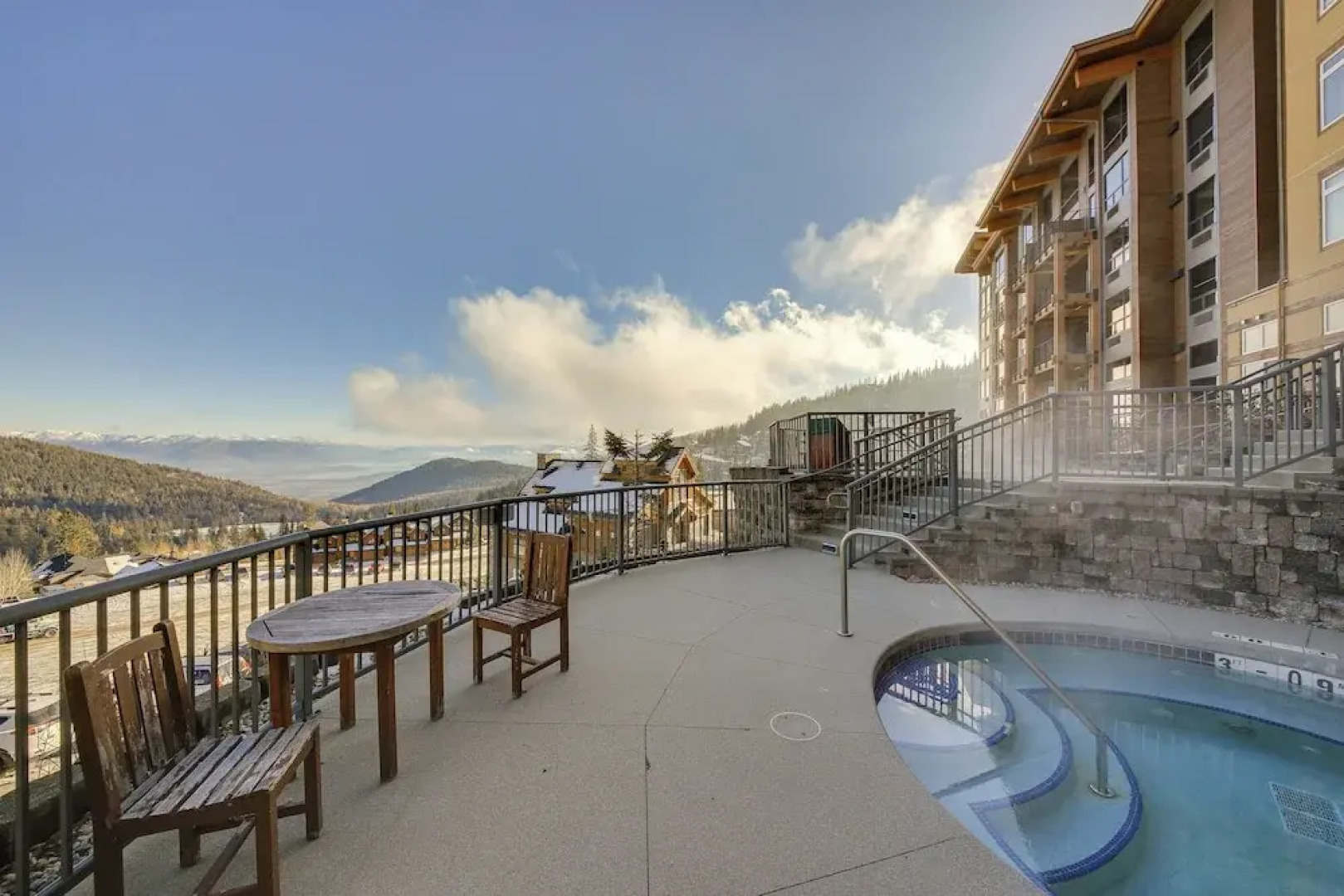 Luxe Schweitzer Condo w/ Hot Tub: Ski-in/ski-out!