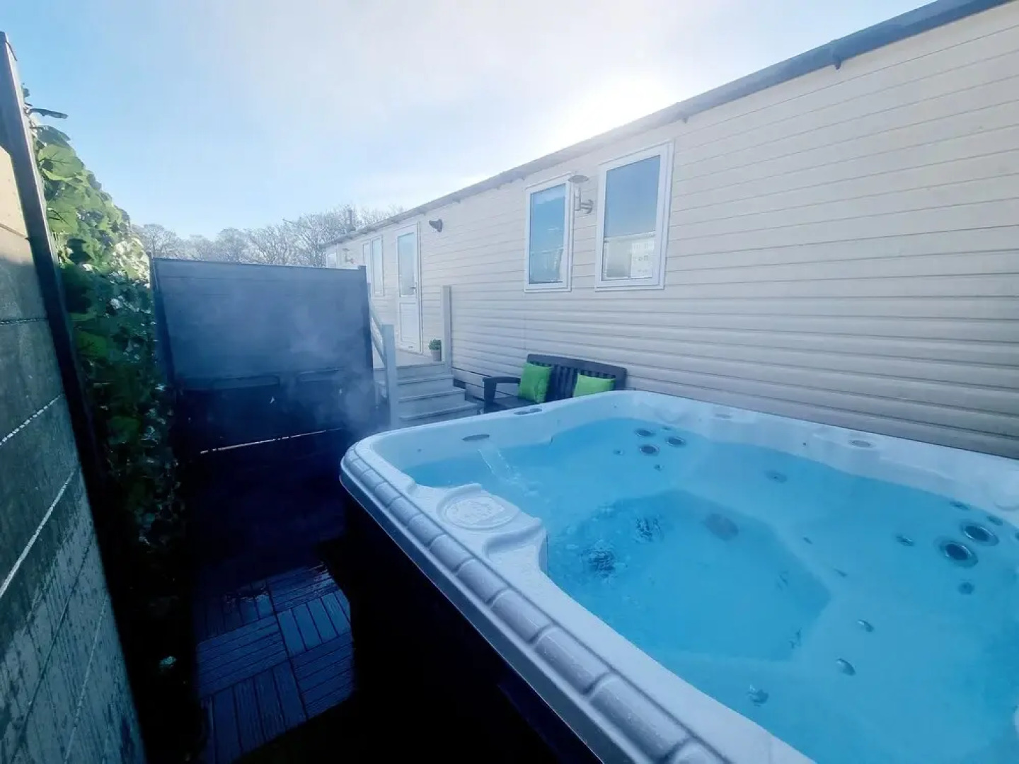 Apple Tree Lodge, Hot Tub, 3 Bedroom, 2 Bars