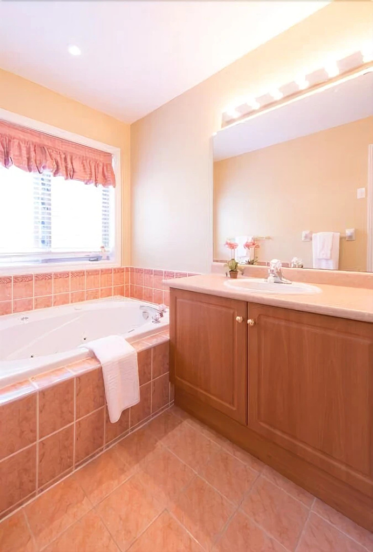 Niagara on the Green 5