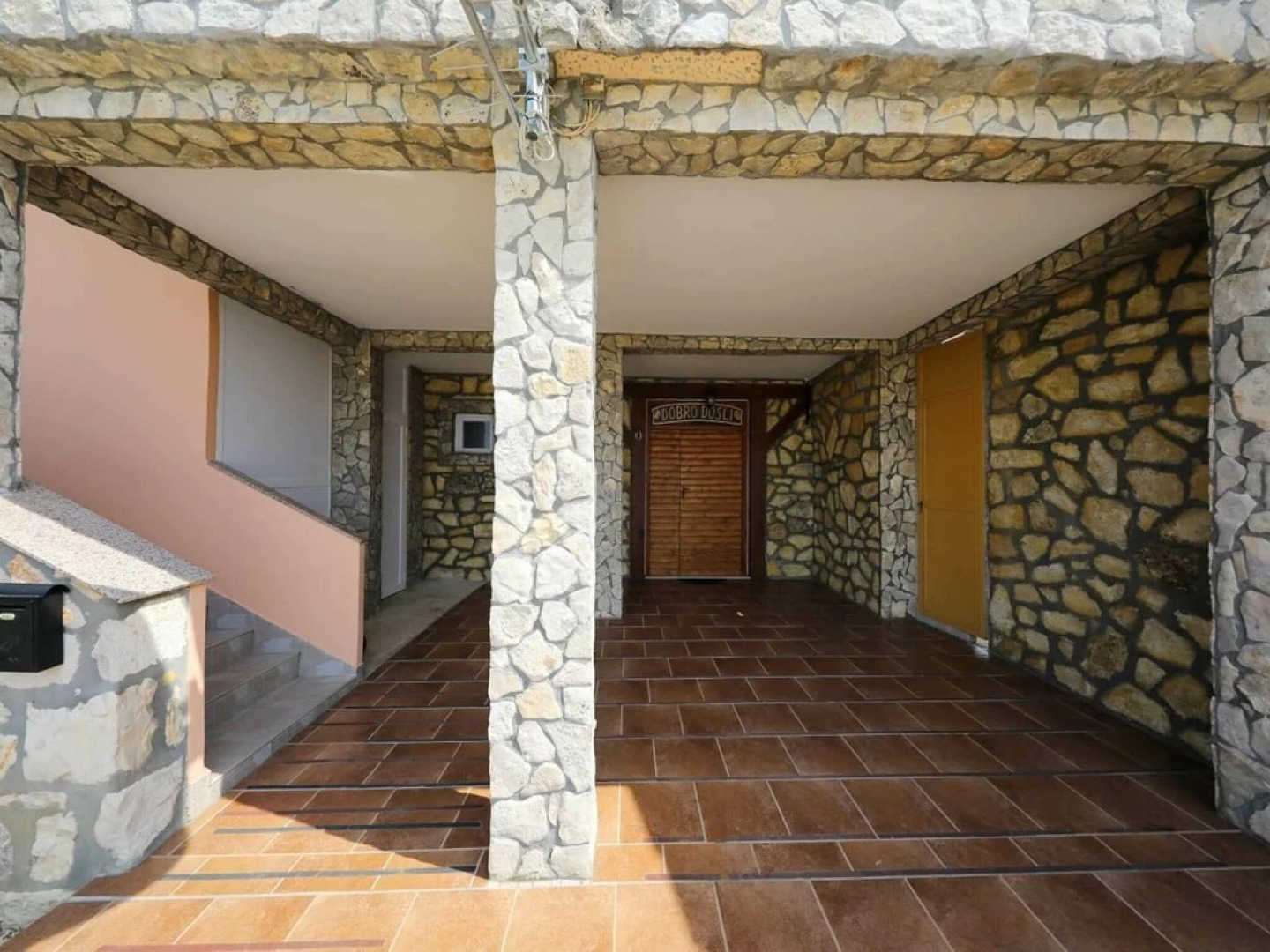 Charming Villa in Poličnik with Swimming Pool