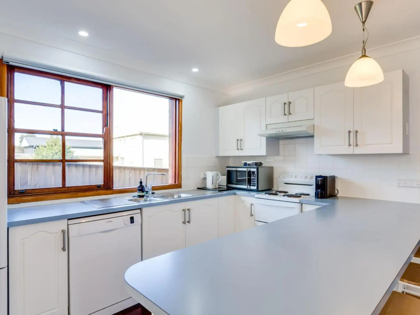 GERROA DREAMING Gerroa 4pm check out Sundays