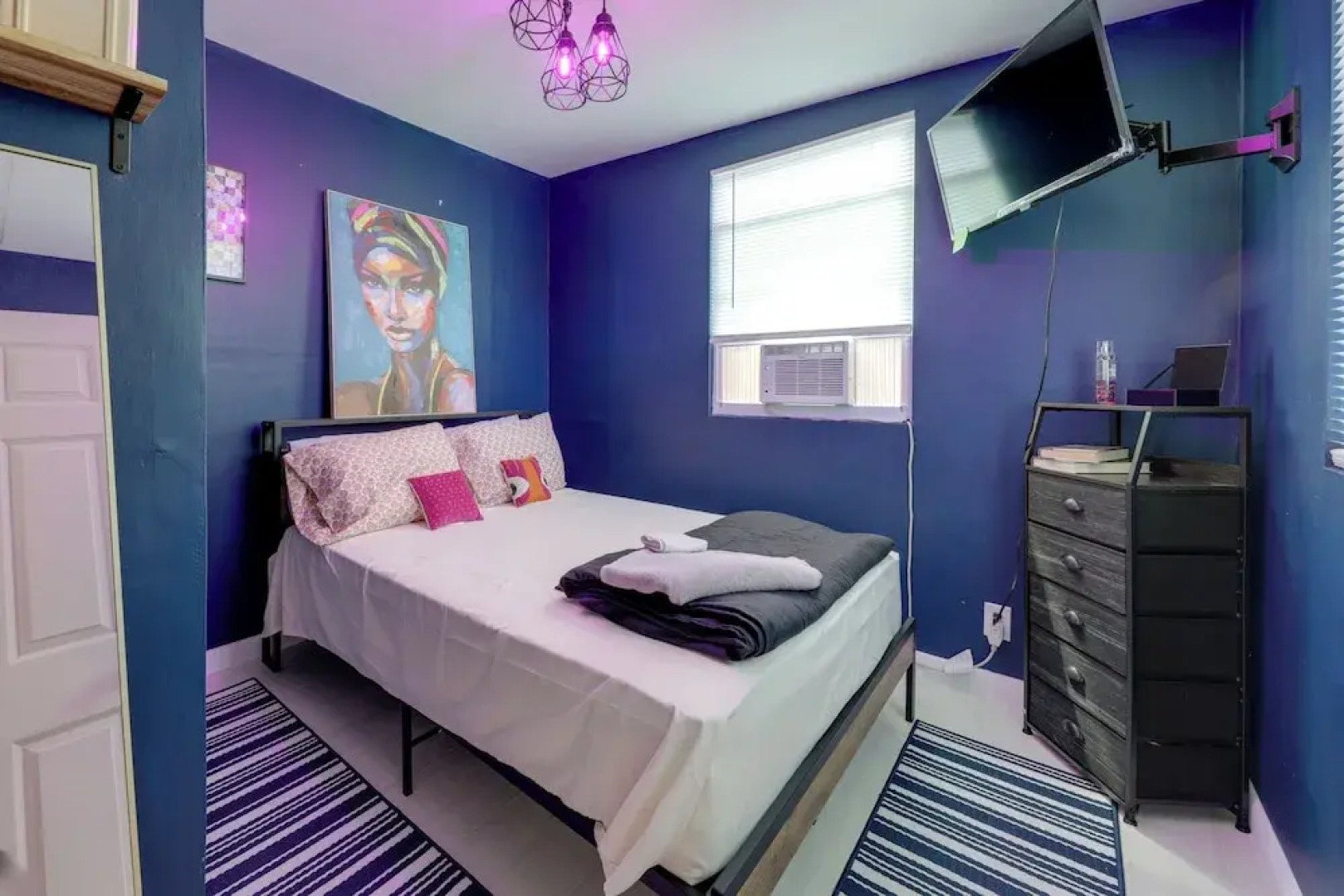 Pet-friendly Fort Lauderdale Home: 8 Mi to Beach!