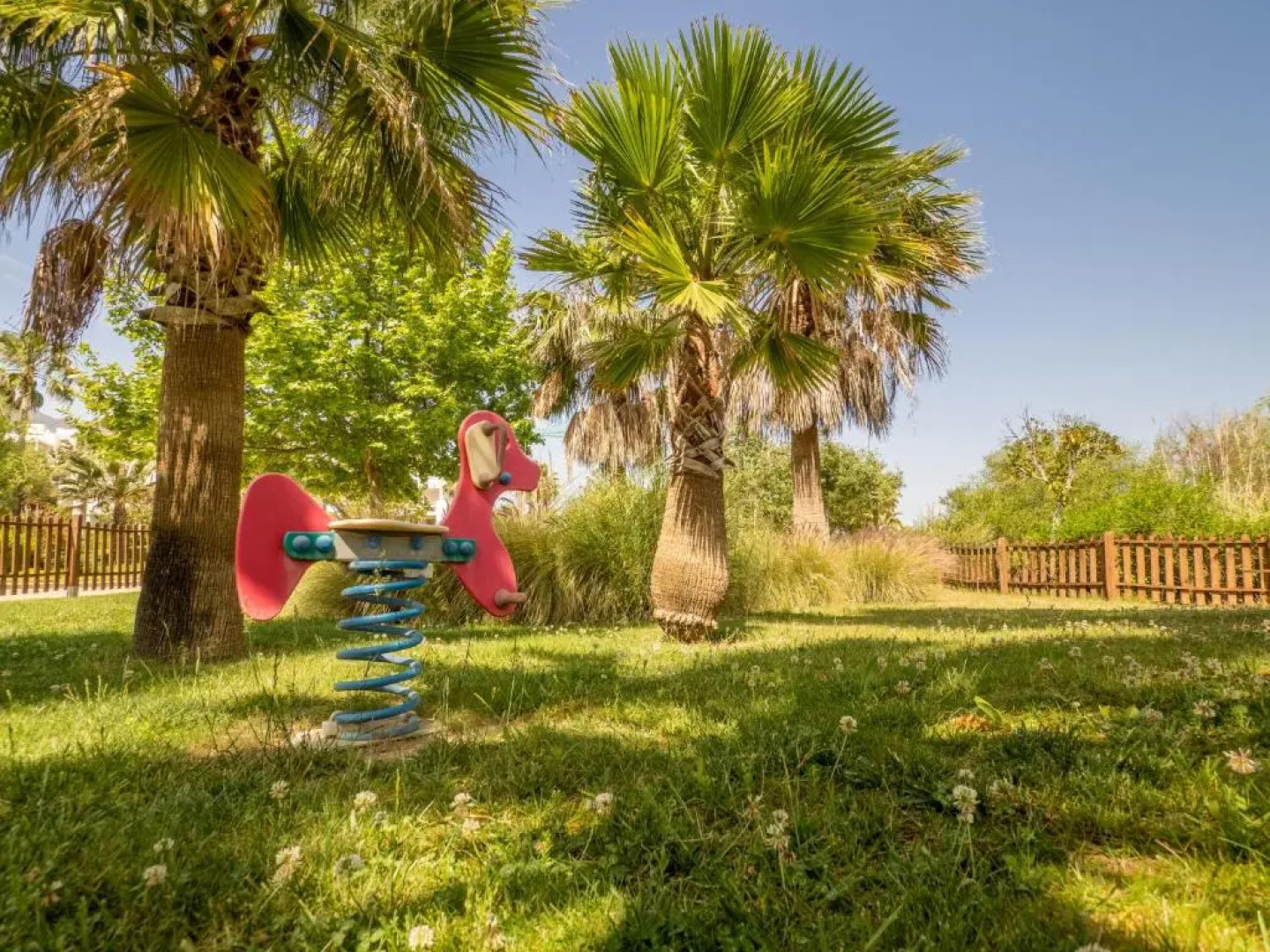 2237-Modern apt with private beach