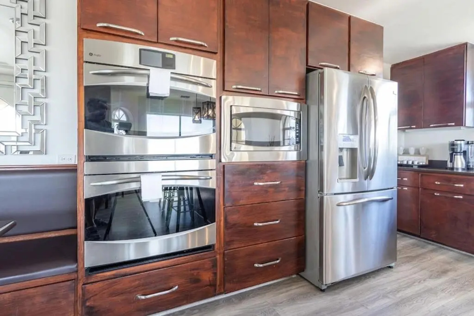 Luxury Estate in Prime Location w Panoramic views of Lake Havasu