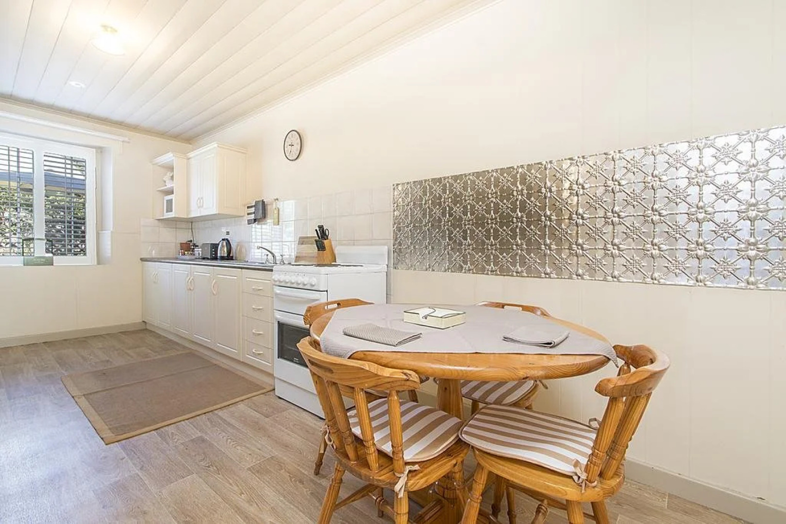 Stoneleigh Cottage Bed and Breakfast