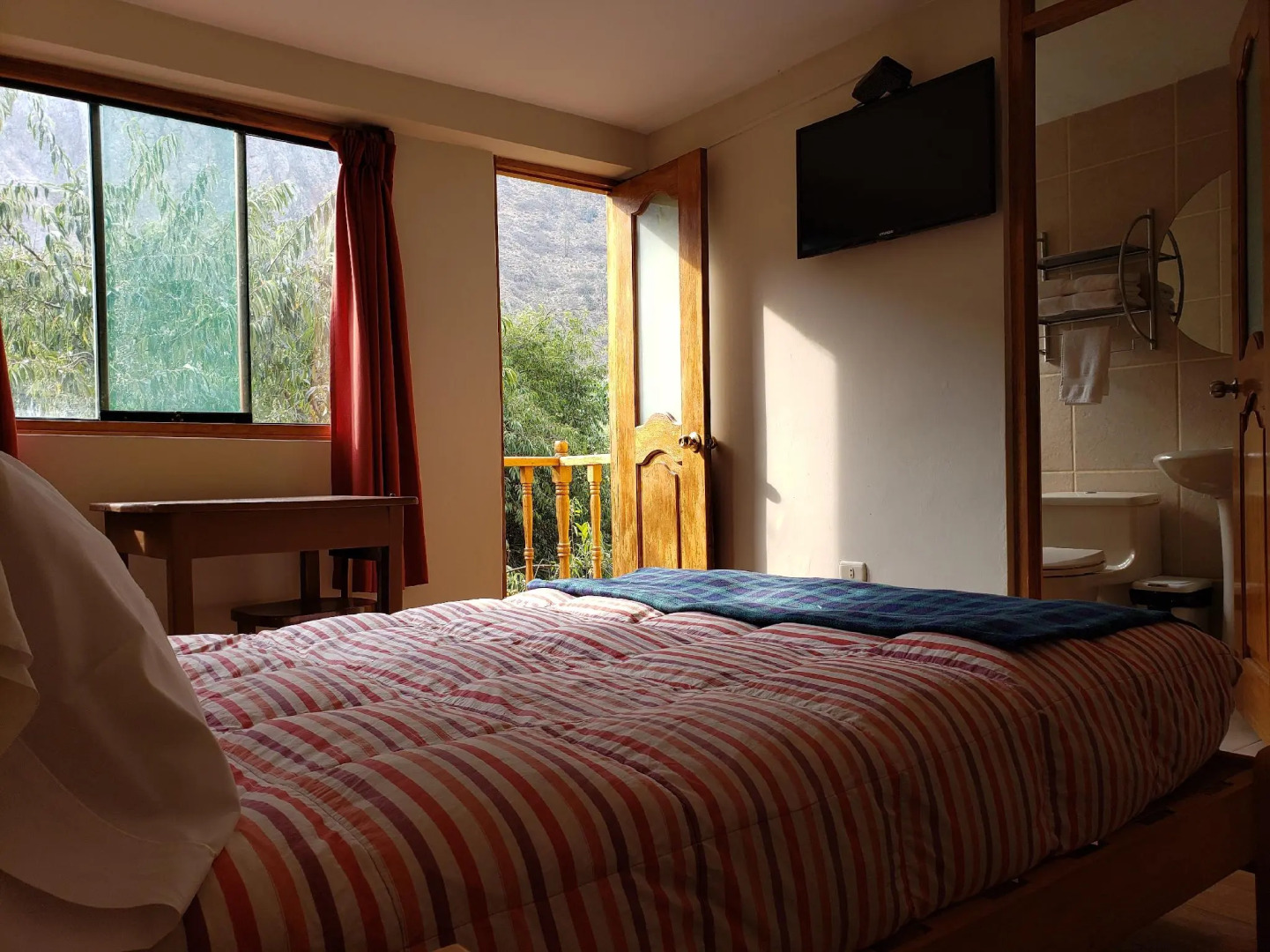 Mama Simona Ollantaytambo